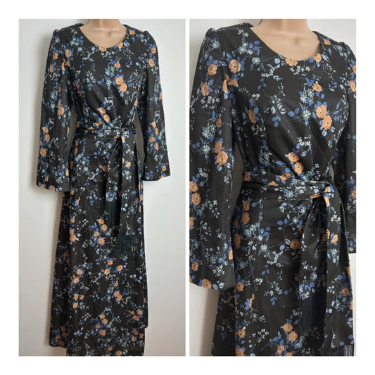 Vintage 1970s Size 10 Black Floral Print Long Sleeve Belted Maxi Dress