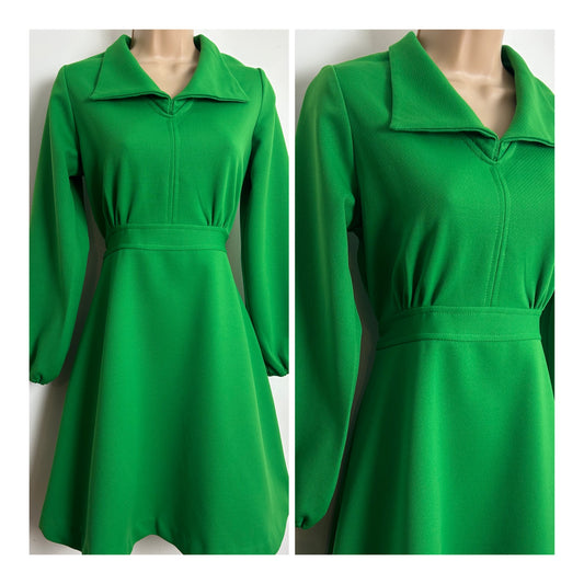 Vintage 1970s DELAMERE Size 8-10 Green Long Sleeve Tie Back Fit & Flare Mod Dress