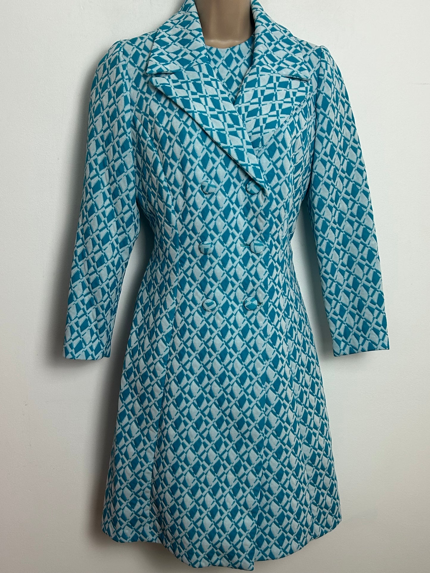 Vintage 1960s Size 10-12 Blue & Turquoise Blue & White Diamond Pattern Crimplene Mod Dress Suit