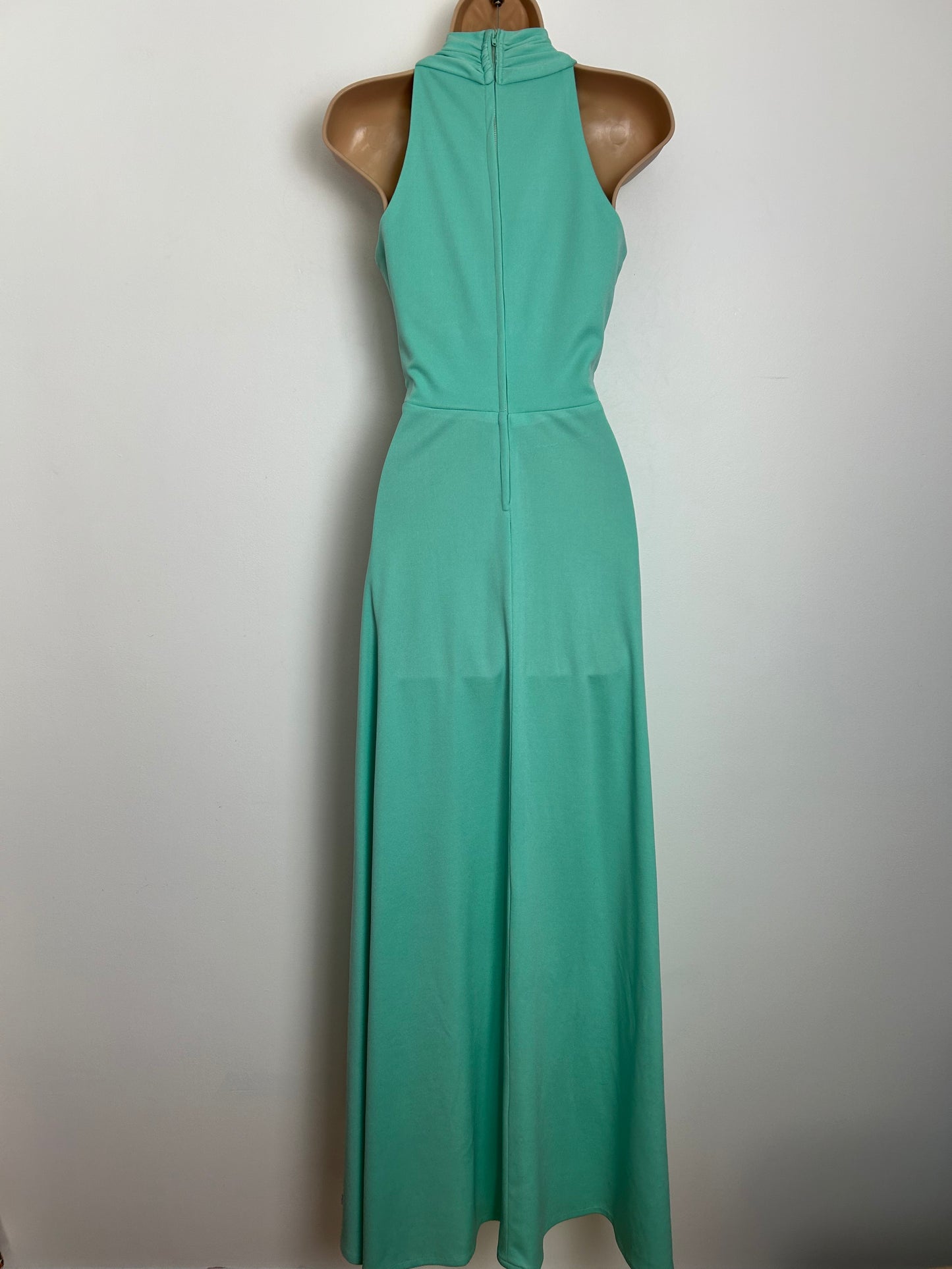 Vintage 1970s Size 6 Mint Green Sleeveless Plunge Neck Summer Occasion Maxi Dress