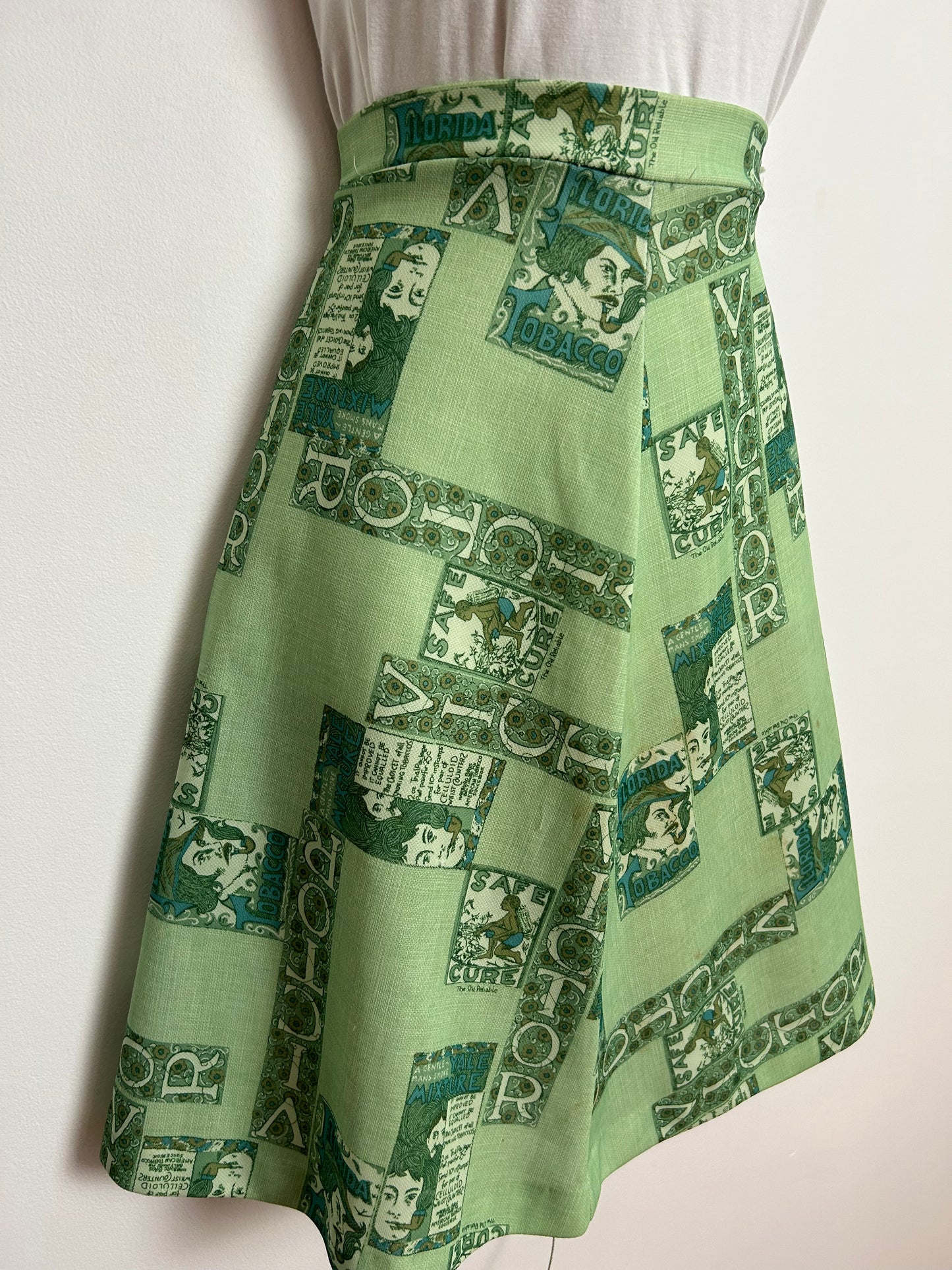 Vintage 1970s UK Size 6 Cute Green Tones American Advertising Novelty Print A-line Flared Skirt