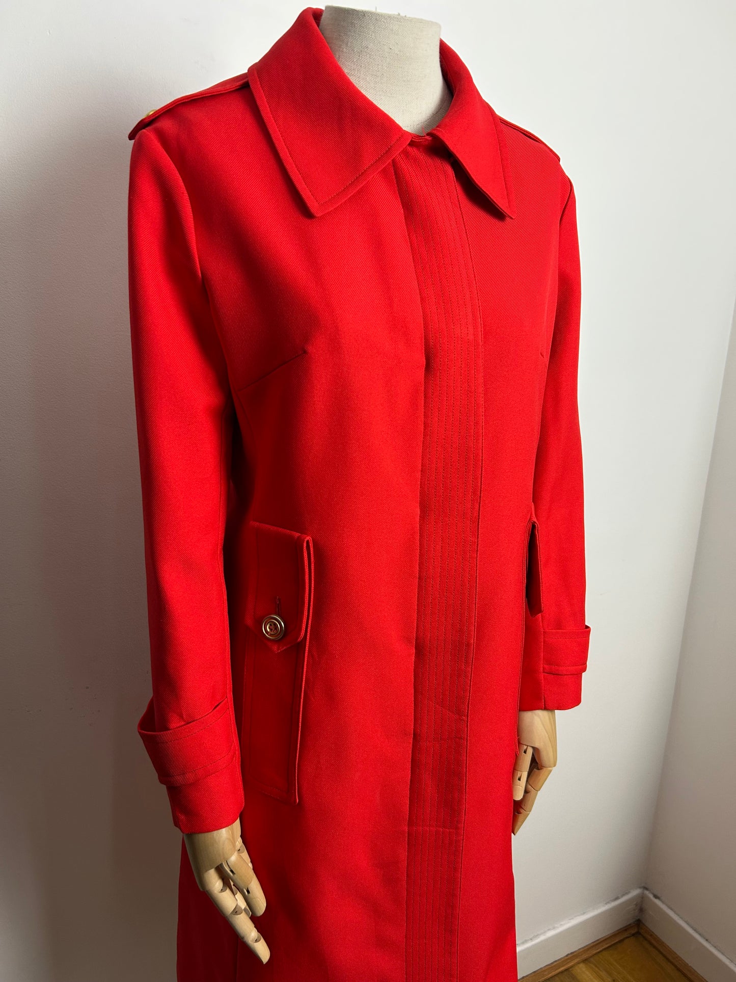 Vintage 1960s LONDON FOG MAINCOATS Size 10-12 Red Mid Length Coat