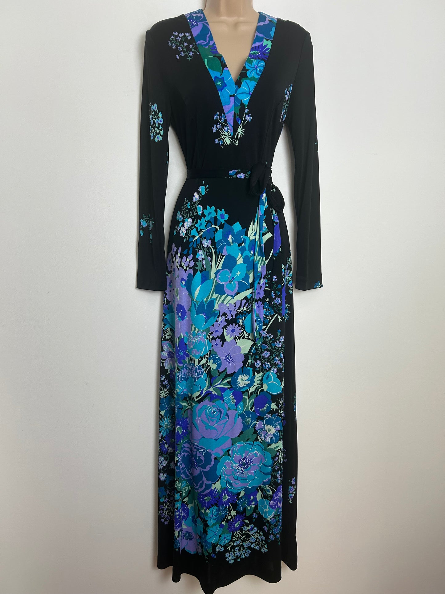 Vintage 1970s J. LEONARD ET CIE For NINI CAPUCCI Size 10-12 Black Blue & Green Floral Print Long Sleeve Belted Maxi Dress