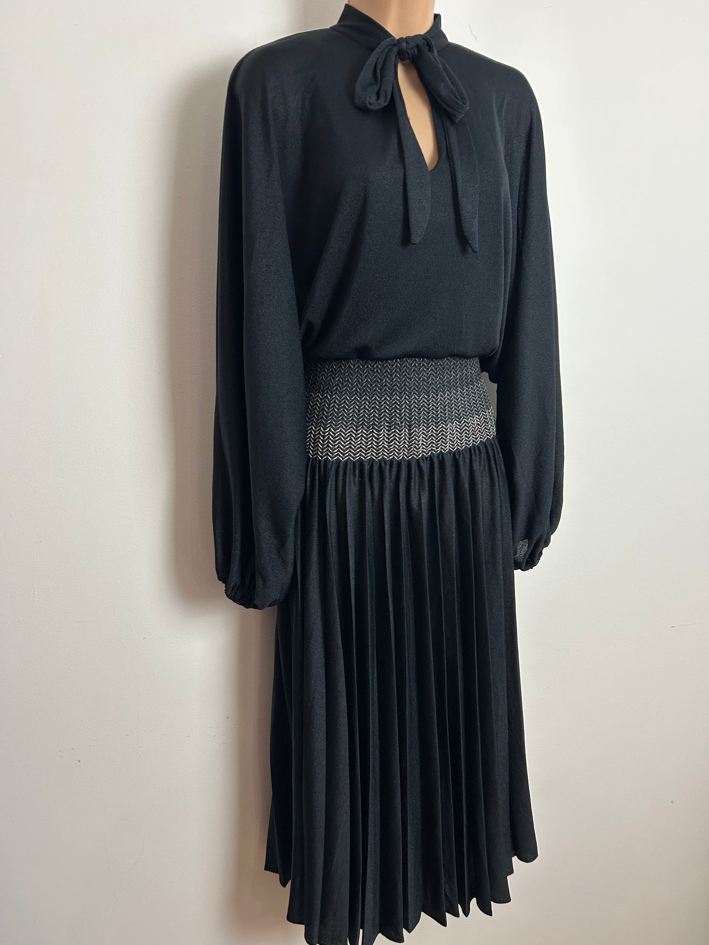 Vintage 1970s SHUBETTE Size 16 Black Neck Tie Bat Wing Sleeve Shirred Waist Pleated Midi Dress