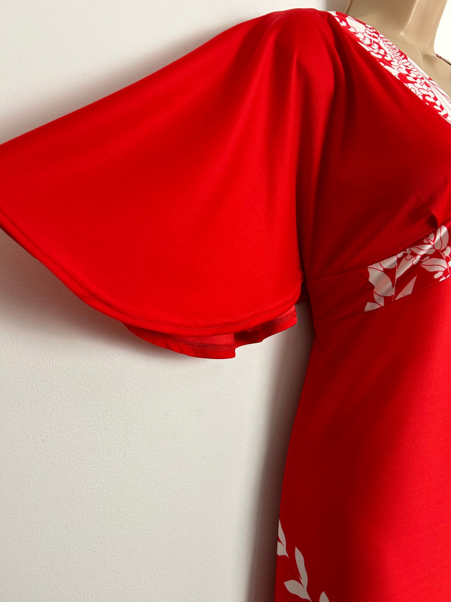 Vintage 1970s TIFFANY UK Size 8 Red & White Leaf Print Flared Short Sleeve Boho Maxi Dress