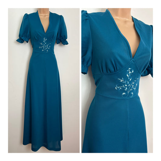 Vintage 1970s Size 10 Teal Floral Embroidered Detail Short Sleeve Maxi Dress