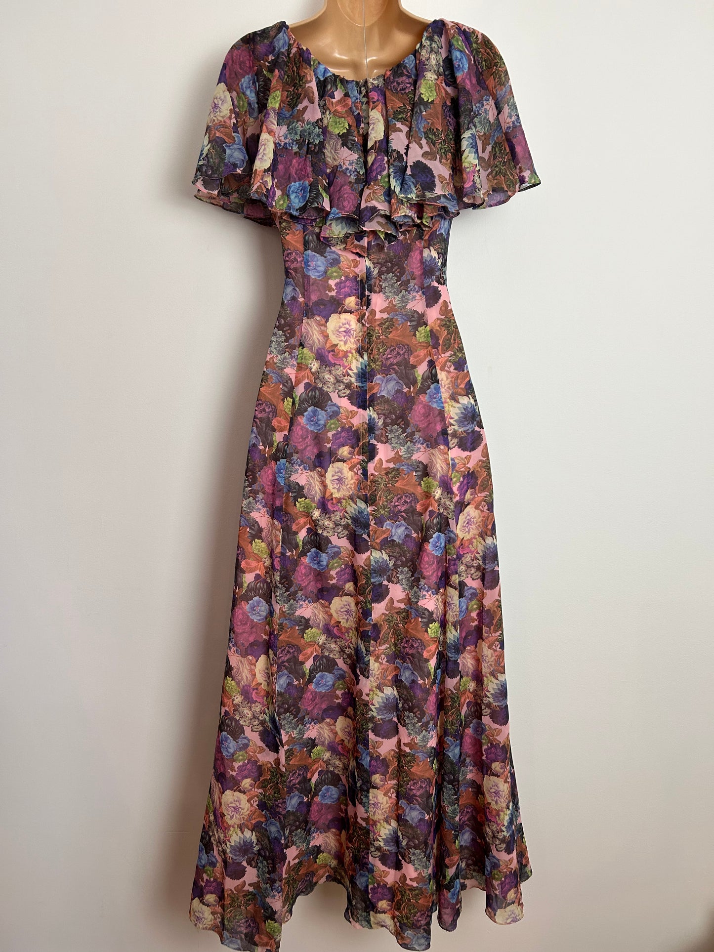 Vintage 1970s THE VILLAGER UK Size 8 Beautiful Pink Purple & Blue Floral Print Shawl Collar Boho Maxi Dress