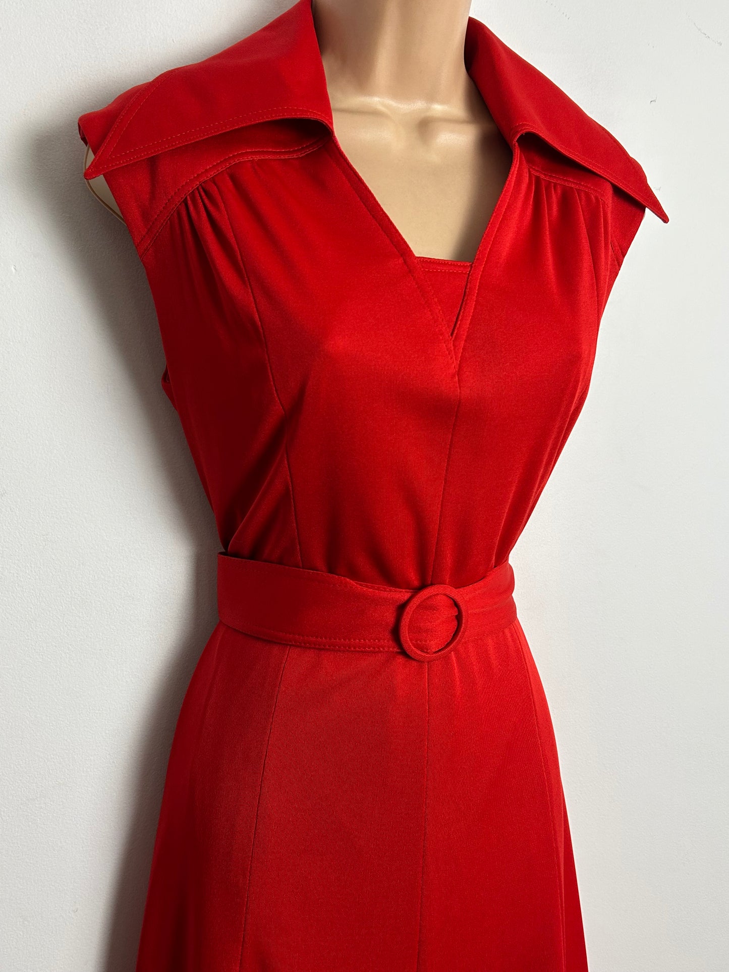 Vintage 1970s Size 12-14 Red Crimplene Sleeveless Dagger Collar Belted Maxi Dress