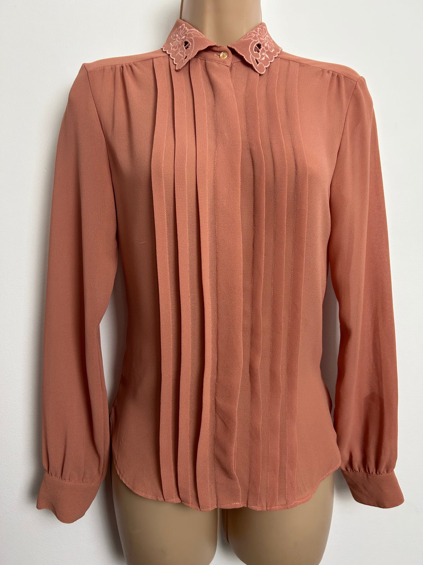 Vintage 1980s CAMPUS CASUALS Size 8-10 Dark Salmon Pink Pleated Detail Long Sleeve Blouse