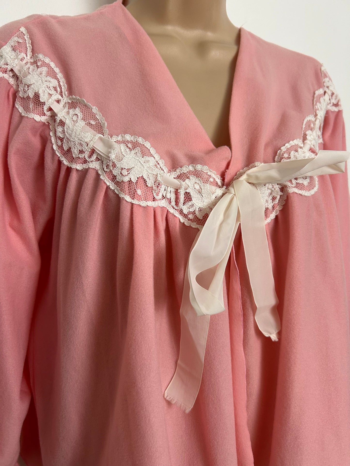 Vintage 1960s Size 10 Baby Pink & White Lace Trim Bri-Nylon Bed Jacket With White Tie