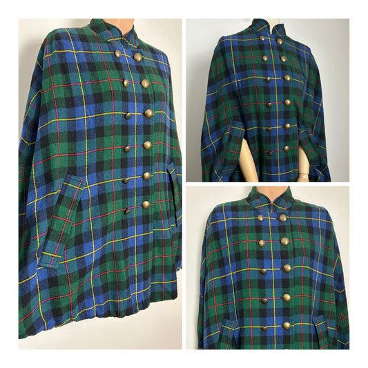 Vintage 1960s Size 8 Gorgeous Green Tartan Wool Cape