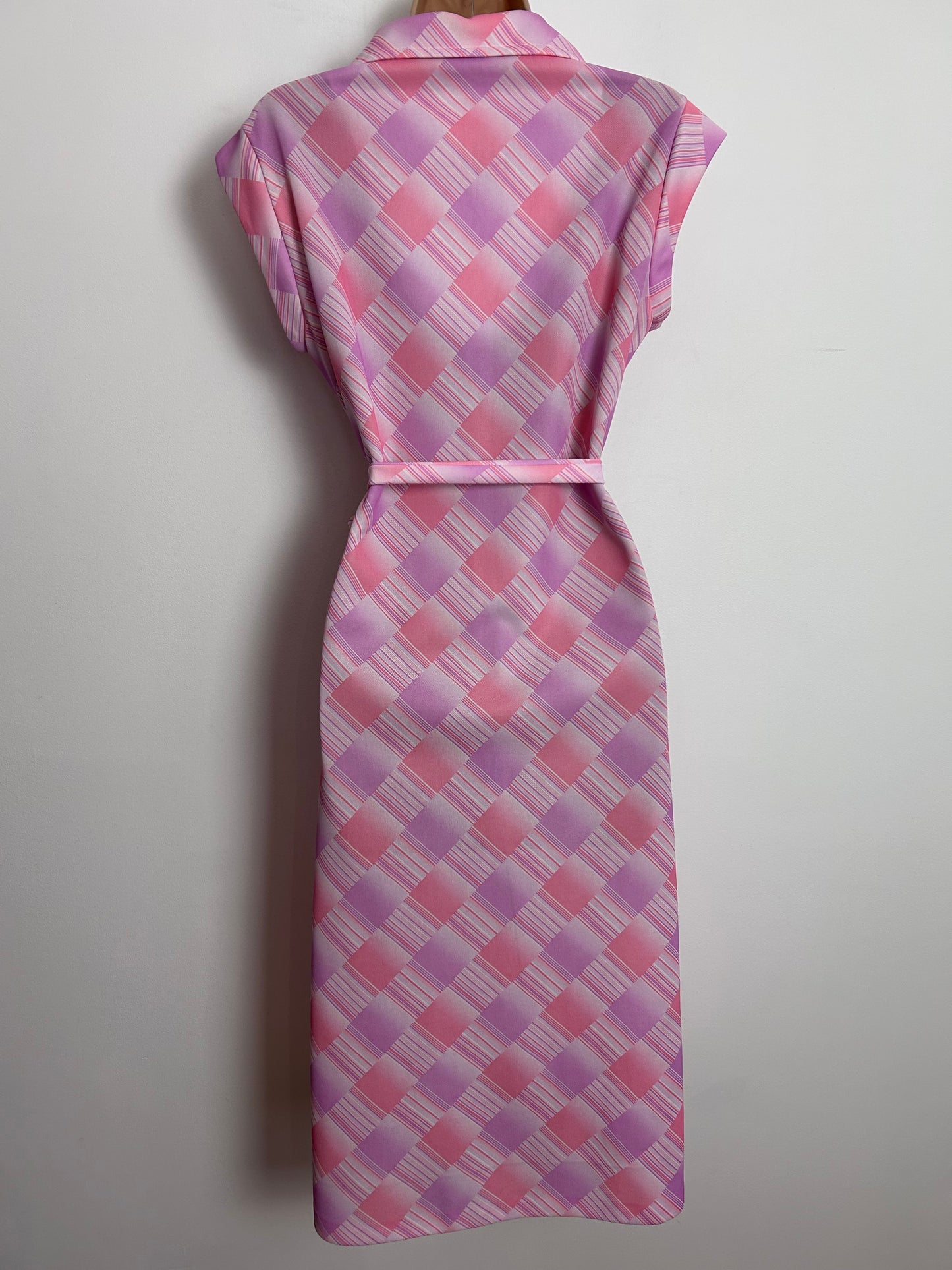 Vintage 1970s DEBENHAMS UK Size 14 Pink Tones Diamond & Stripe Print Belted Day Dress