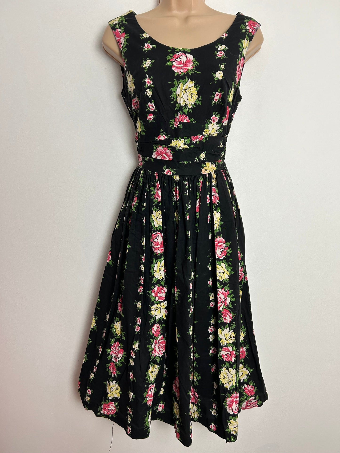 Vintage 1950s RARE SAMBO FASHIONS SAMUEL SHERMAN UK Size 6-8 Black Pink & Lemon Floral Print Cotton Pleated Dress