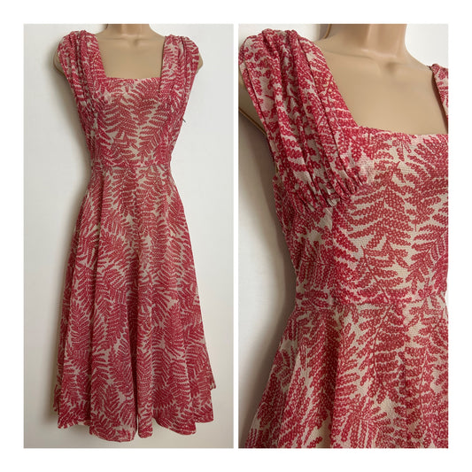 Vintage 1950s Size 6 Red & White Leaf Print Nylon Summer Garden Party Dress