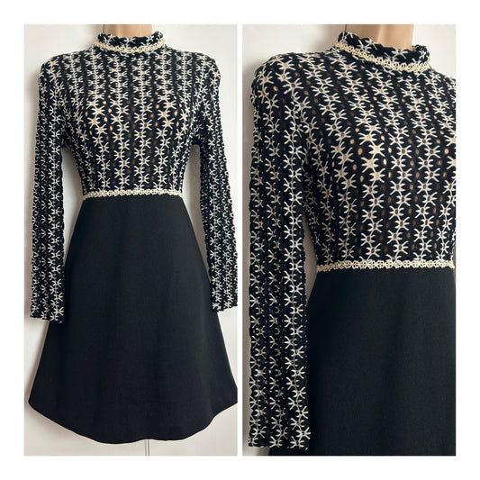 Vintage 1960s Size 6-8 Black & White Floral Stretch Lace Bodice Long Sleeve Mini Mod Dress
