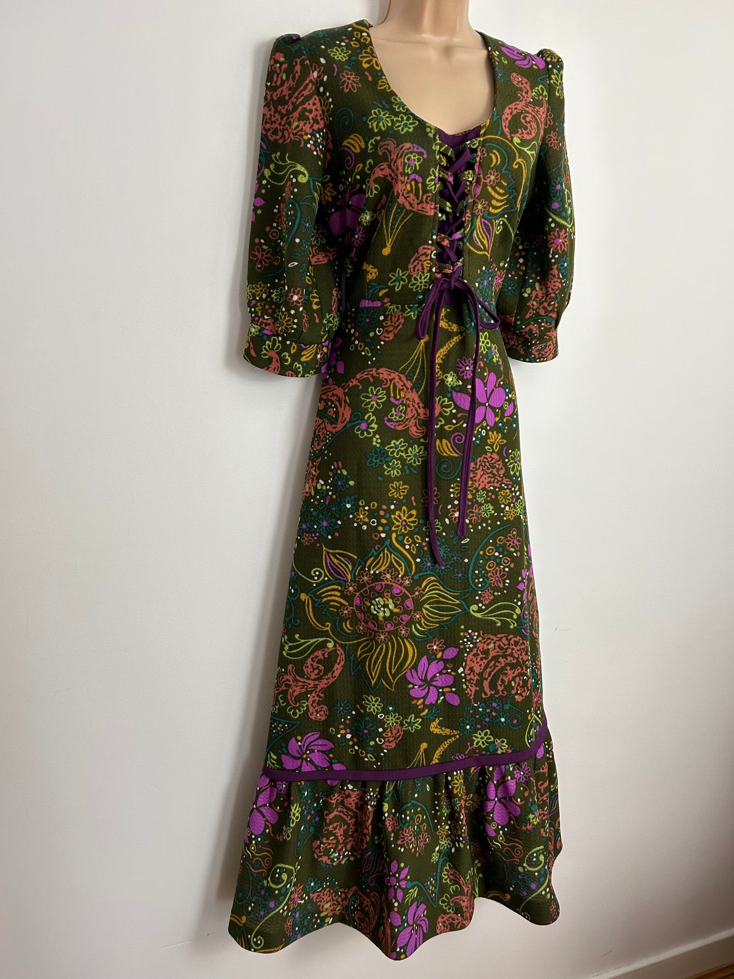 Vintage 1970s SUSAN KATE UK Size 12 Dark Green Purple & Rusty Orange Floral Print Lace Up Front Boho Maxi Dress