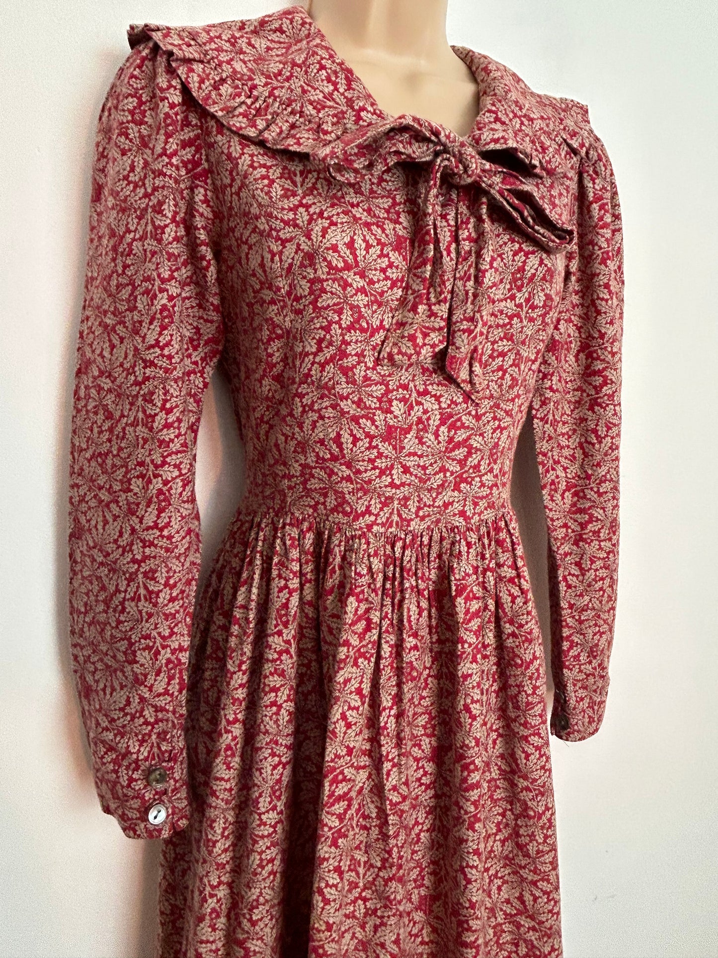 Vintage Early 1980s LAURA ASHLEY UK Size 8-10 (Labelled UK 10) Dark Red & Beige Leaf Print Tie Collar Wool Mix Day Dress