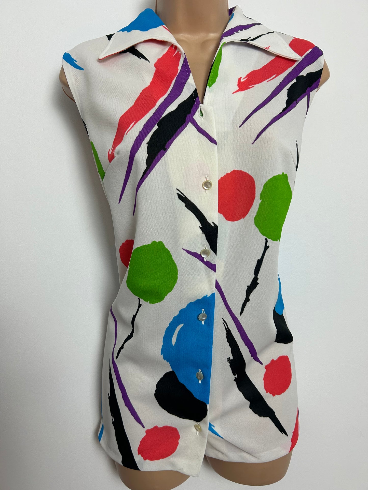 Vintage 1970s Size 10-12 White Red Blue & Green Abstract Print Sleeveless Shirt Style Top