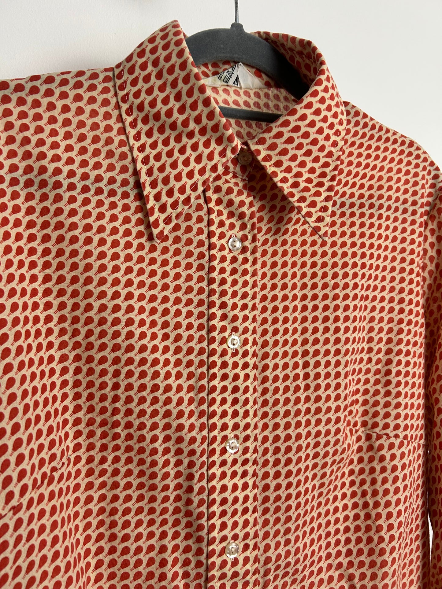 Vintage 1970s JC PENNEY Size 14 Beige & Terracotta Lightbulb Novelty Print Long Sleeve Cotton Mix Shirt