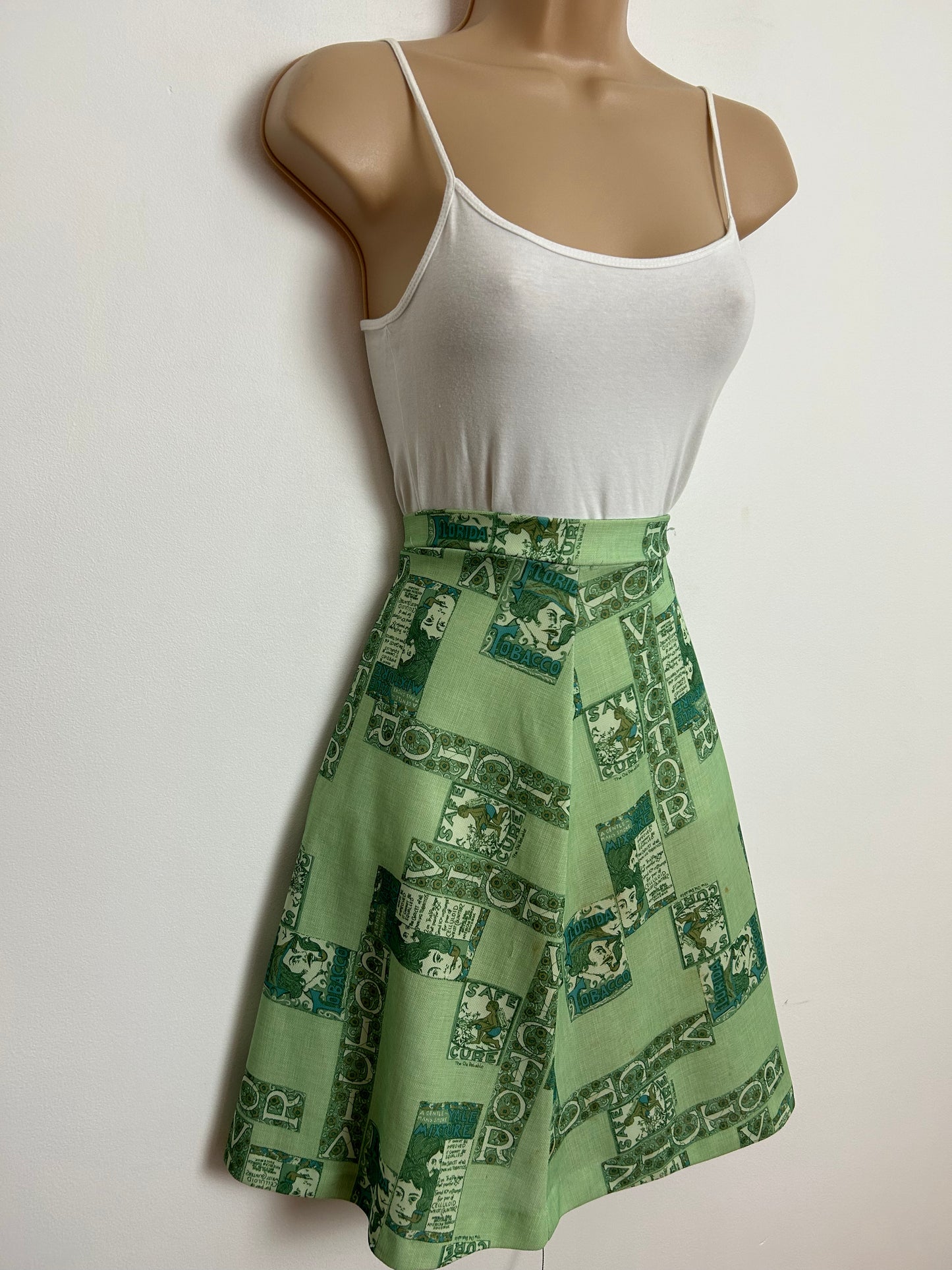 Vintage 1970s UK Size 6 Cute Green Tones American Advertising Novelty Print A-line Flared Skirt