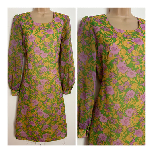 Vintage 1960s Size 8 Green Sandy Beige & Pink Floral Print Long Sleeve Mod Shift Dress