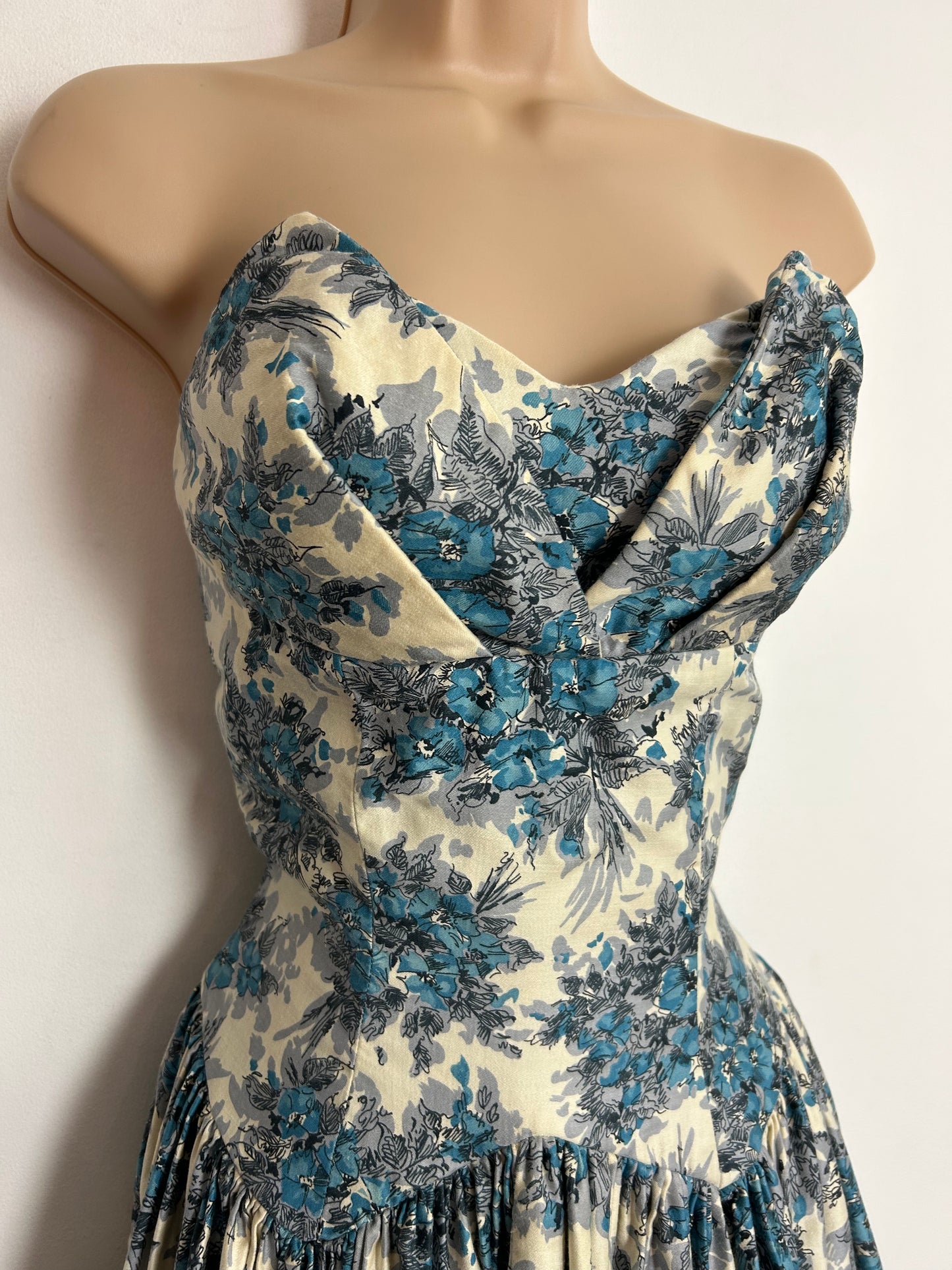 Vintage 1950s THE LINZI LINE UK Size 8 Cream & Blue & Grey Floral Print Strapless Boned Cotton Pleated Rockabilly Dress