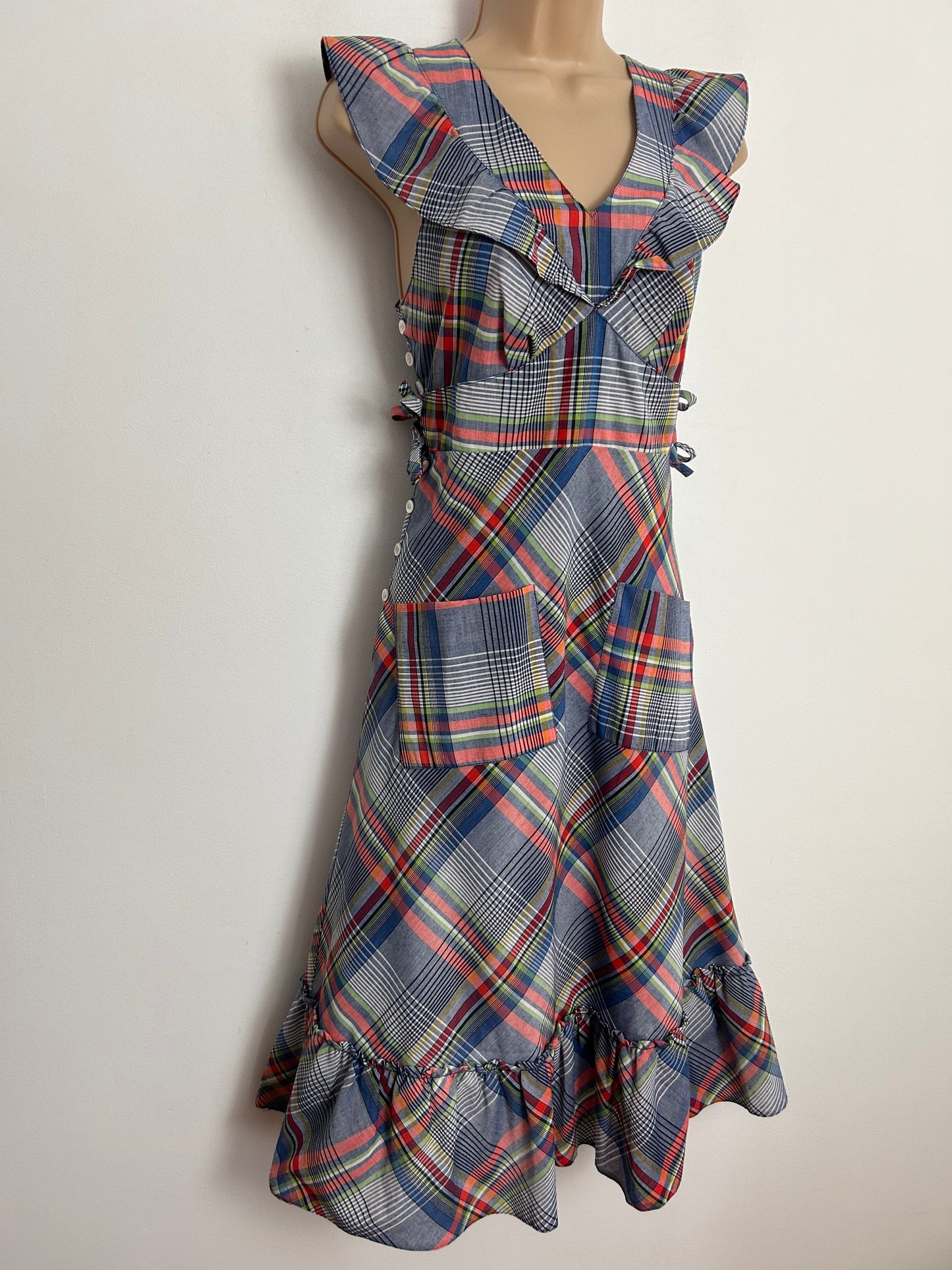 Vintage 1970s BETTY BARCLAY UK Size 6 Blue Red & Green Check Print Cotton Pocket Detail Tie Side Summer Day Dress