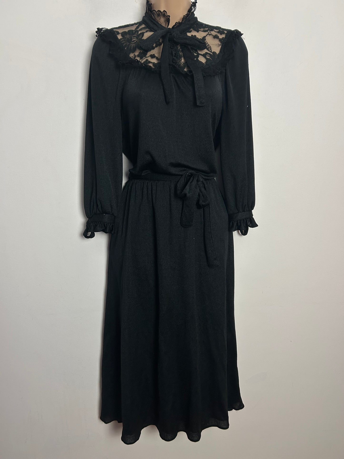 Vintage 1970s UK Size 10 Black Lace Yoke Tie Neck Long Sleeve Belted Day Dress