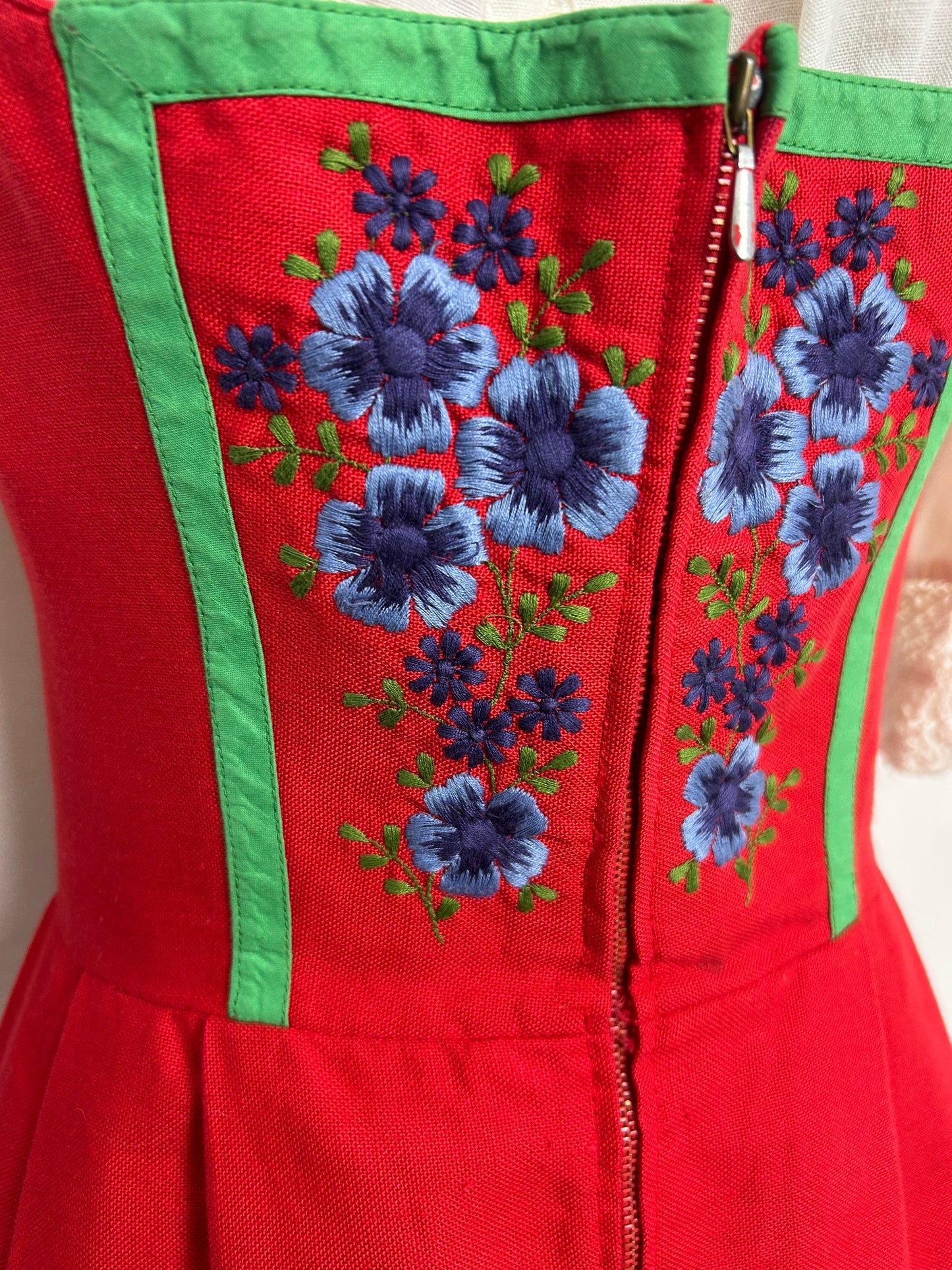 Vintage HELLER SALZBURGER TRACHTEN Size 10 Red Cotton Edelweiss Embroidered Traditional Folk Dirndl Dress