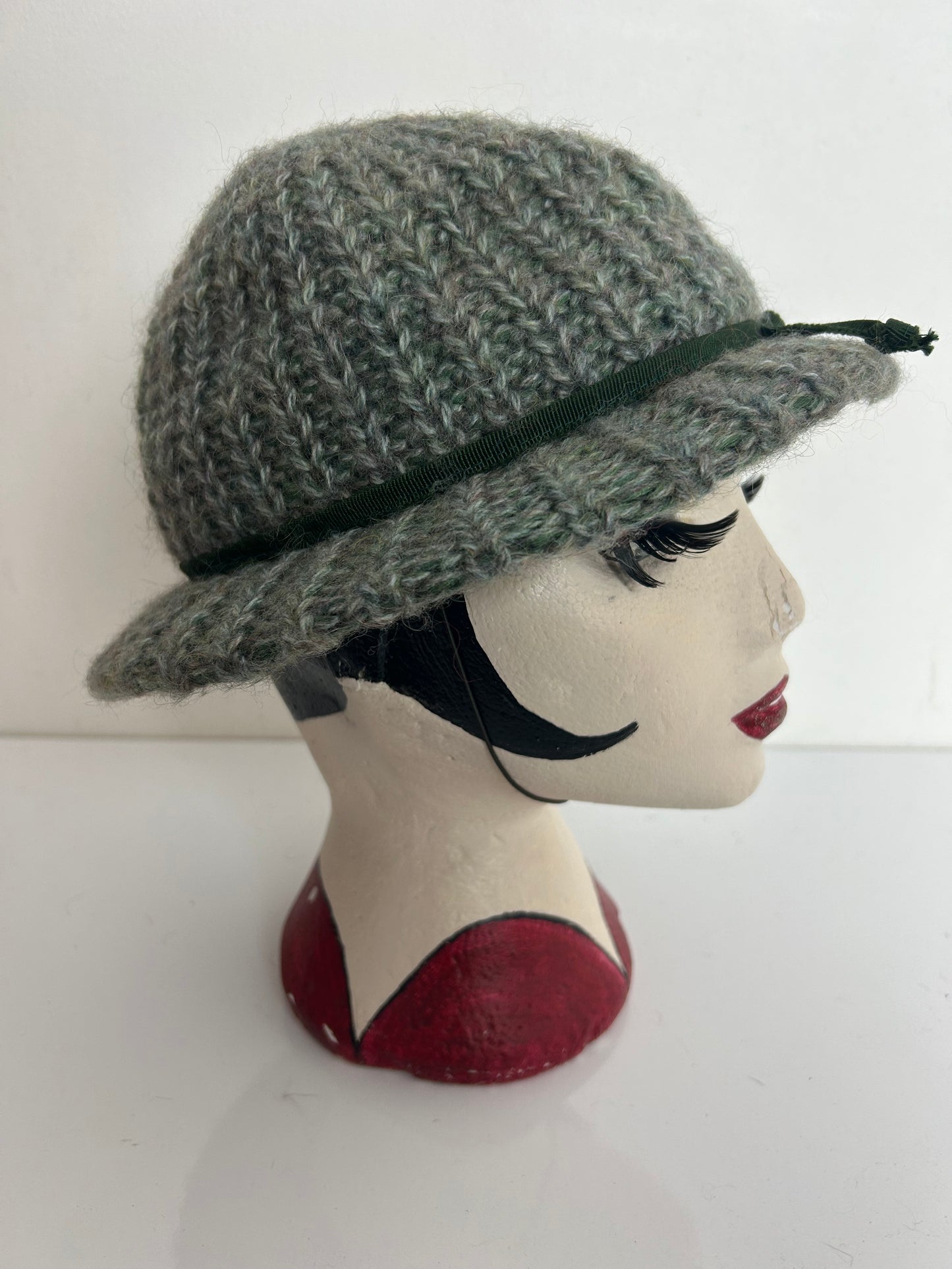 Vintage 1970s Green Wool Mix Cable Knit Braid Trim Hat With Chin Strap