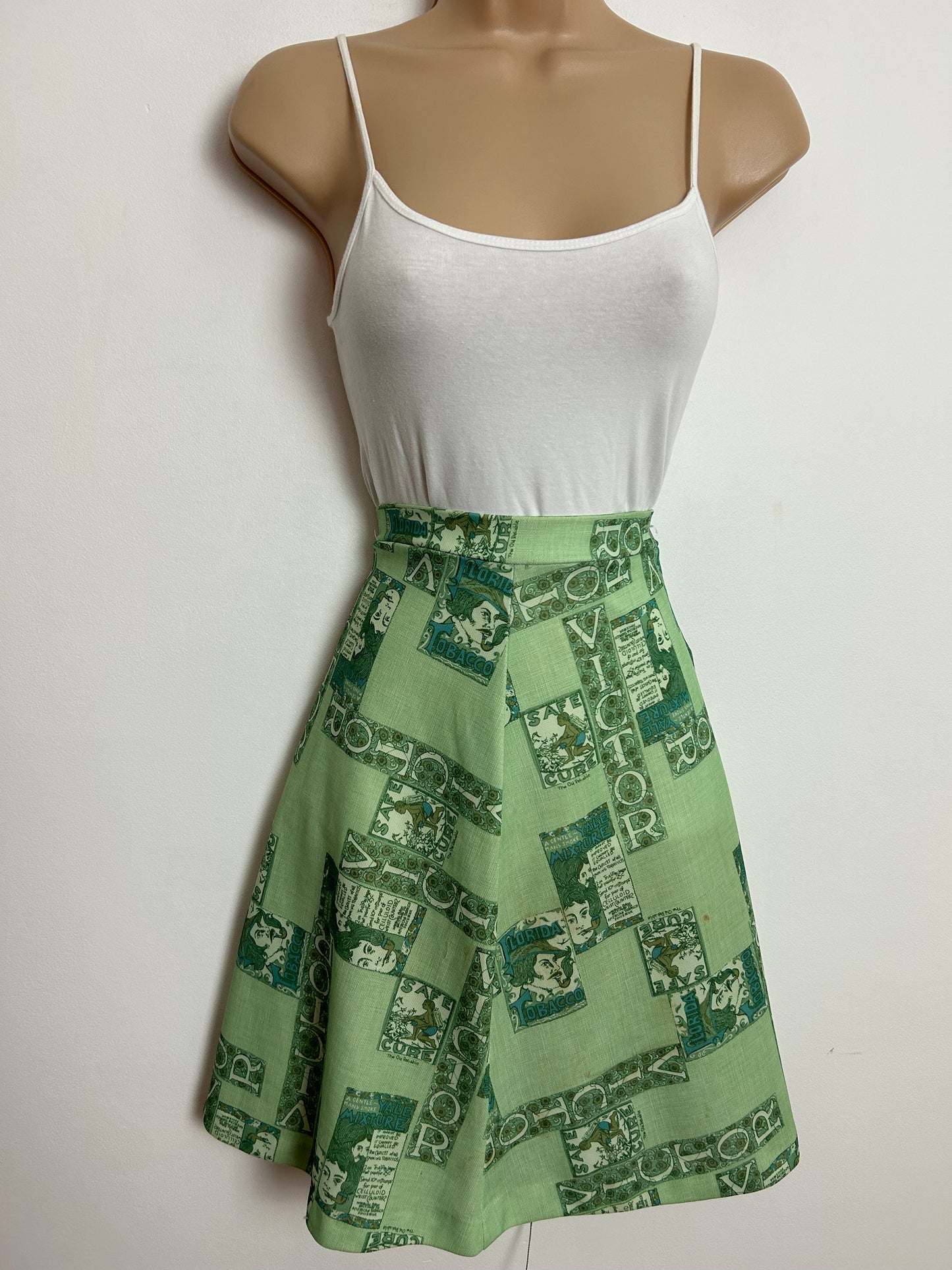 Vintage 1970s UK Size 6 Cute Green Tones American Advertising Novelty Print A-line Flared Skirt