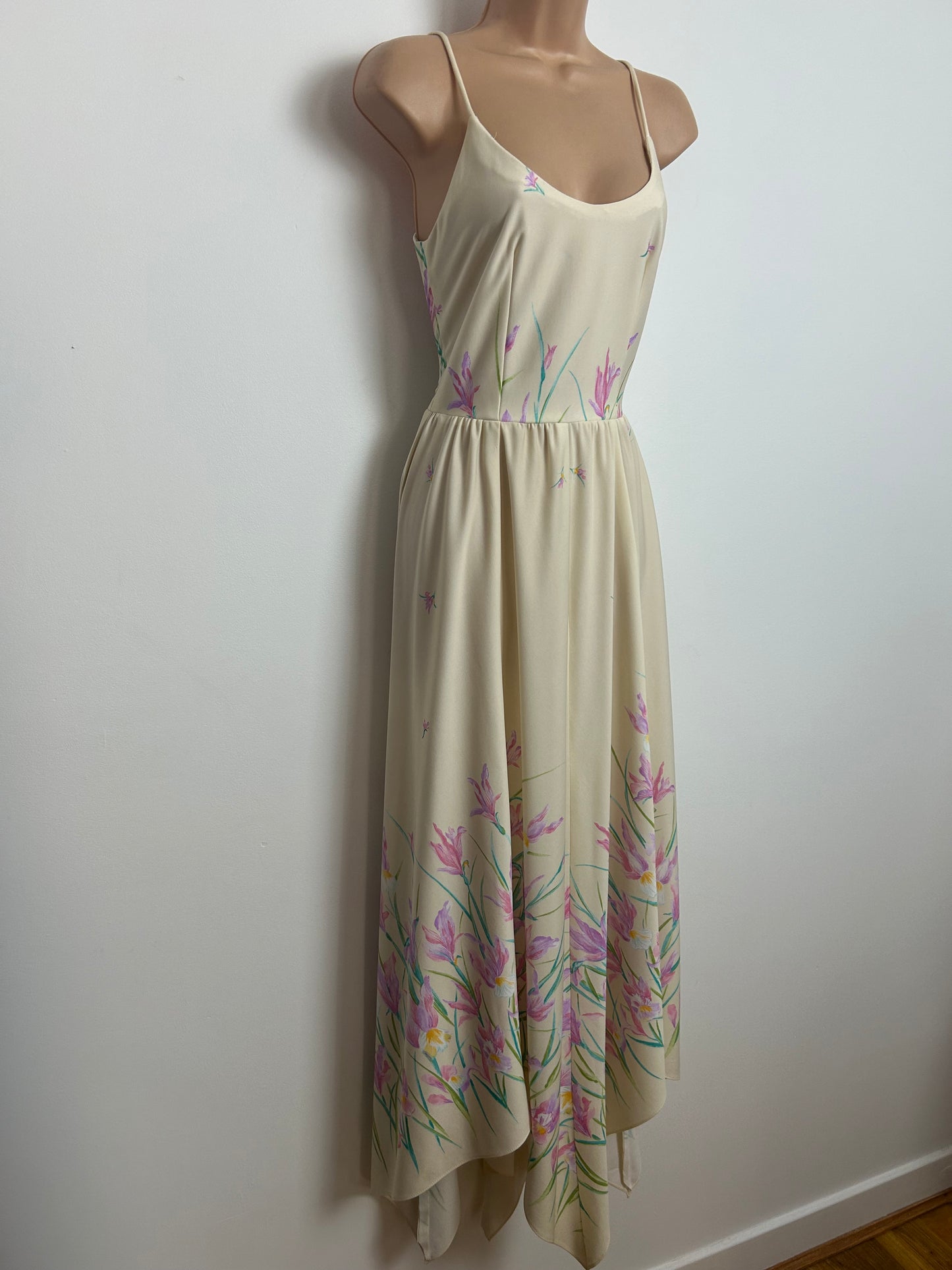 Vintage 1970s Size 6-8 Cream & Pink Iris Print Strappy Handkerchief Hem Summer Maxi Dress