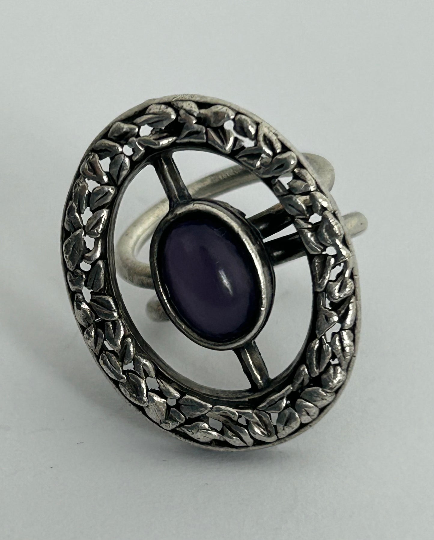 Vintage Silver Tone Base Metal & Lilac Stone Set Scottish Celtic Style Ring Size L