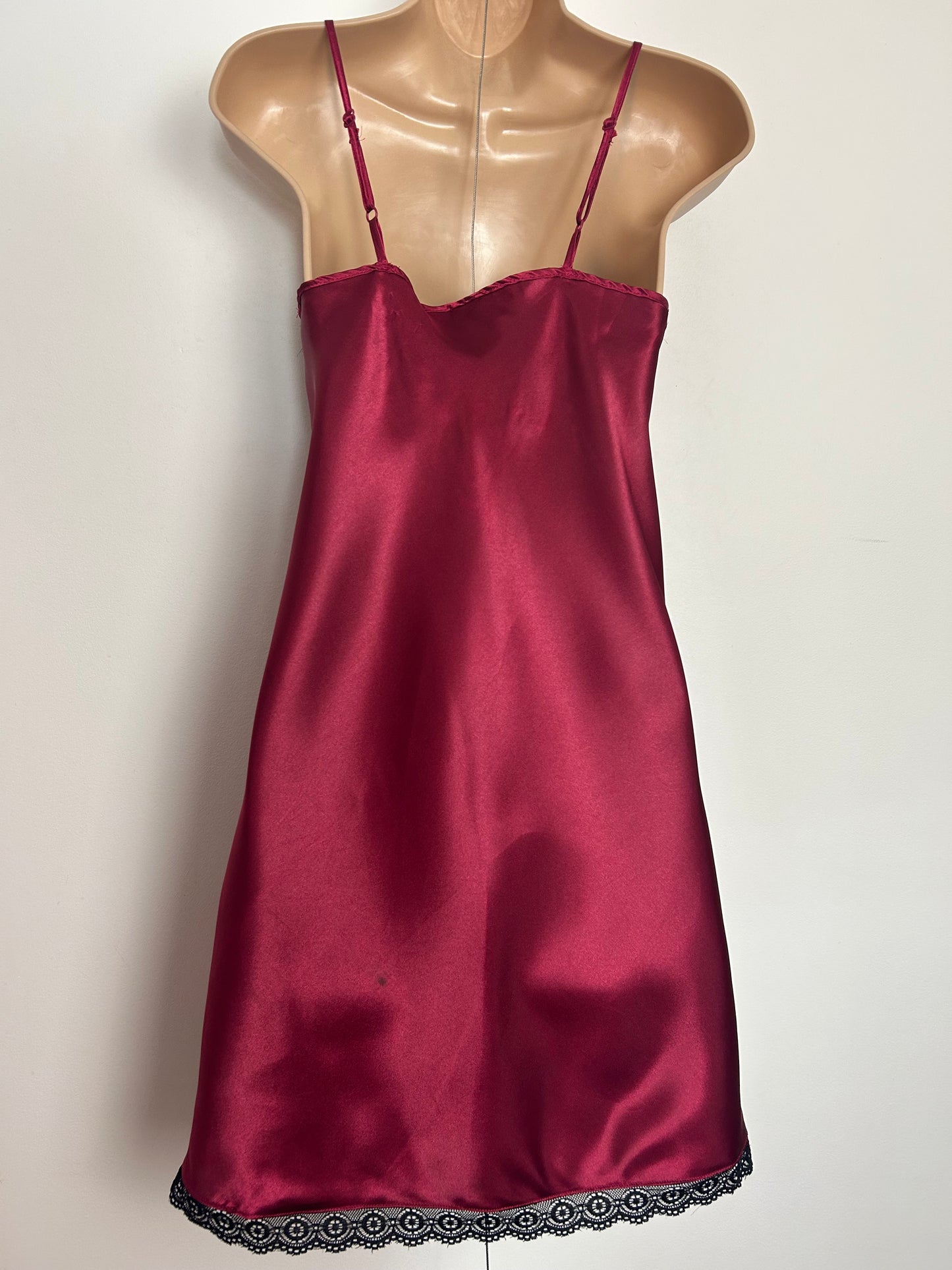 Modern ESMARA LINGERIE Size 10 Dark Red & Black Lace Trim Strappy Slip