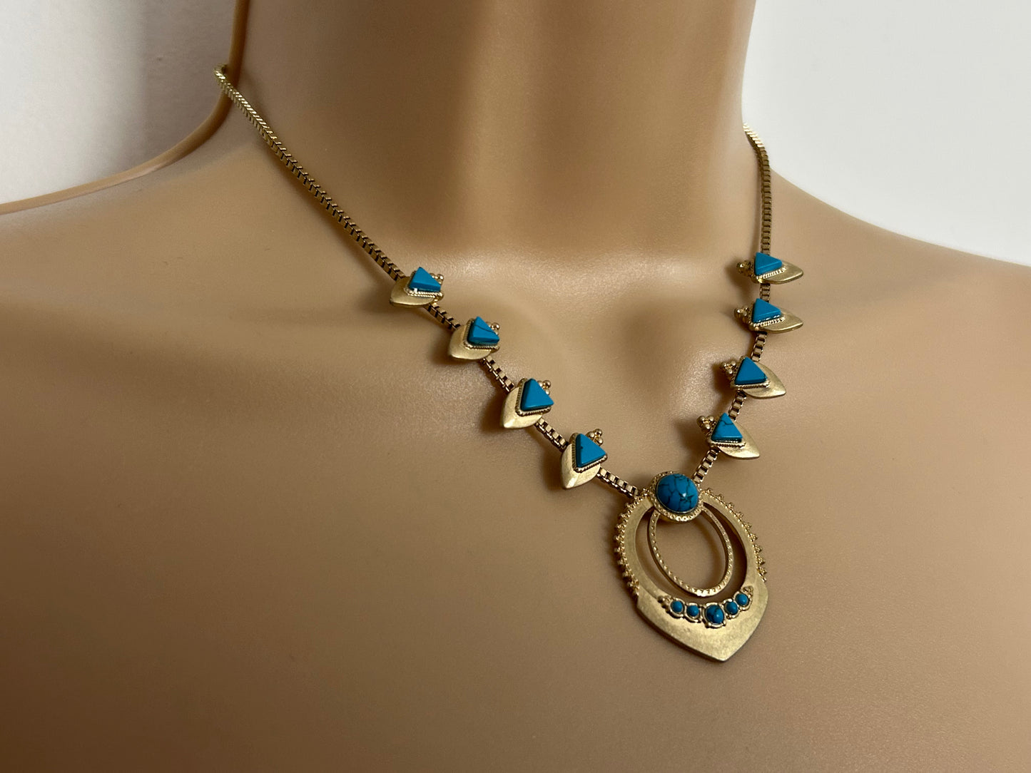 Vintage Gold Tone & Turquoise Stone Set Ethnic Inspired Boho Necklace