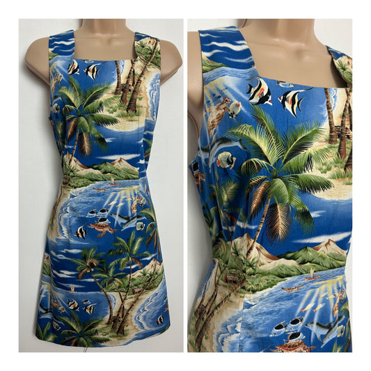 Vintage 1990s SHANNON MARIE Size 10 Blue Tones Tropical Island & Fish Print Cotton Hawaiian Shift Dress