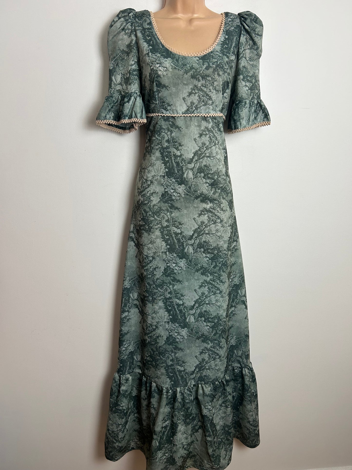 Vintage 1970s Size 8 Incredible Smoky Teal Grey Renaissance Toile De Jouy Novelty Print Maxi Dress