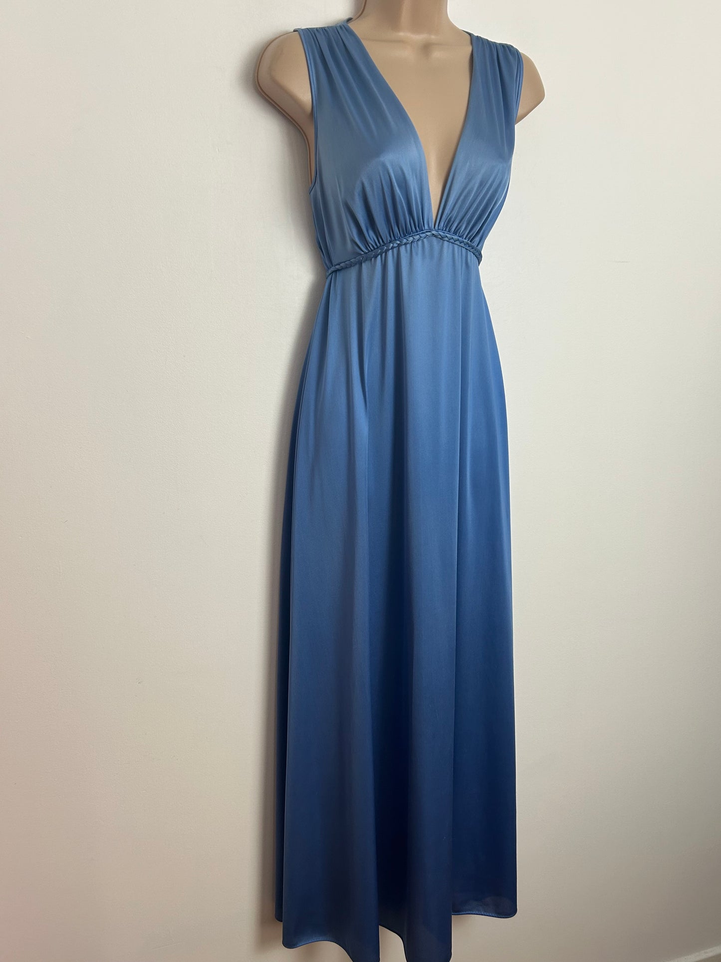 Vintage 1970s Size 8 Dusky Blue Nylon Plait Tie Back Full Length Negligee Nightdress