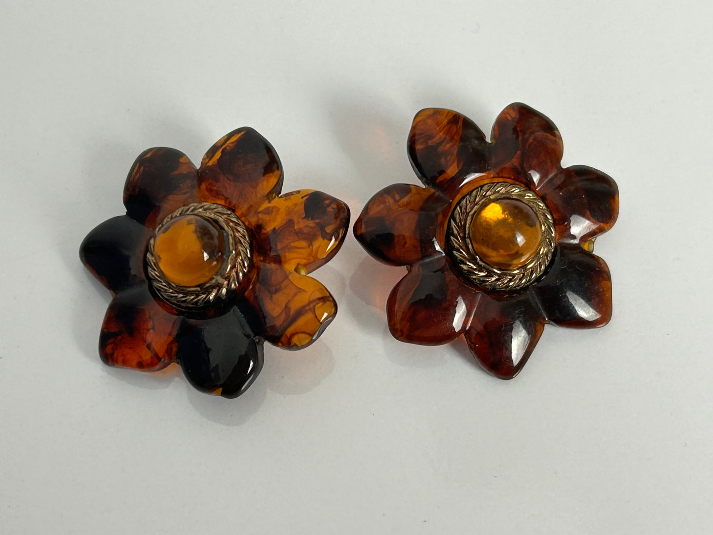 Vintage 1960s Large Tortoiseshell Style PlasticFlower Clip On Earrings