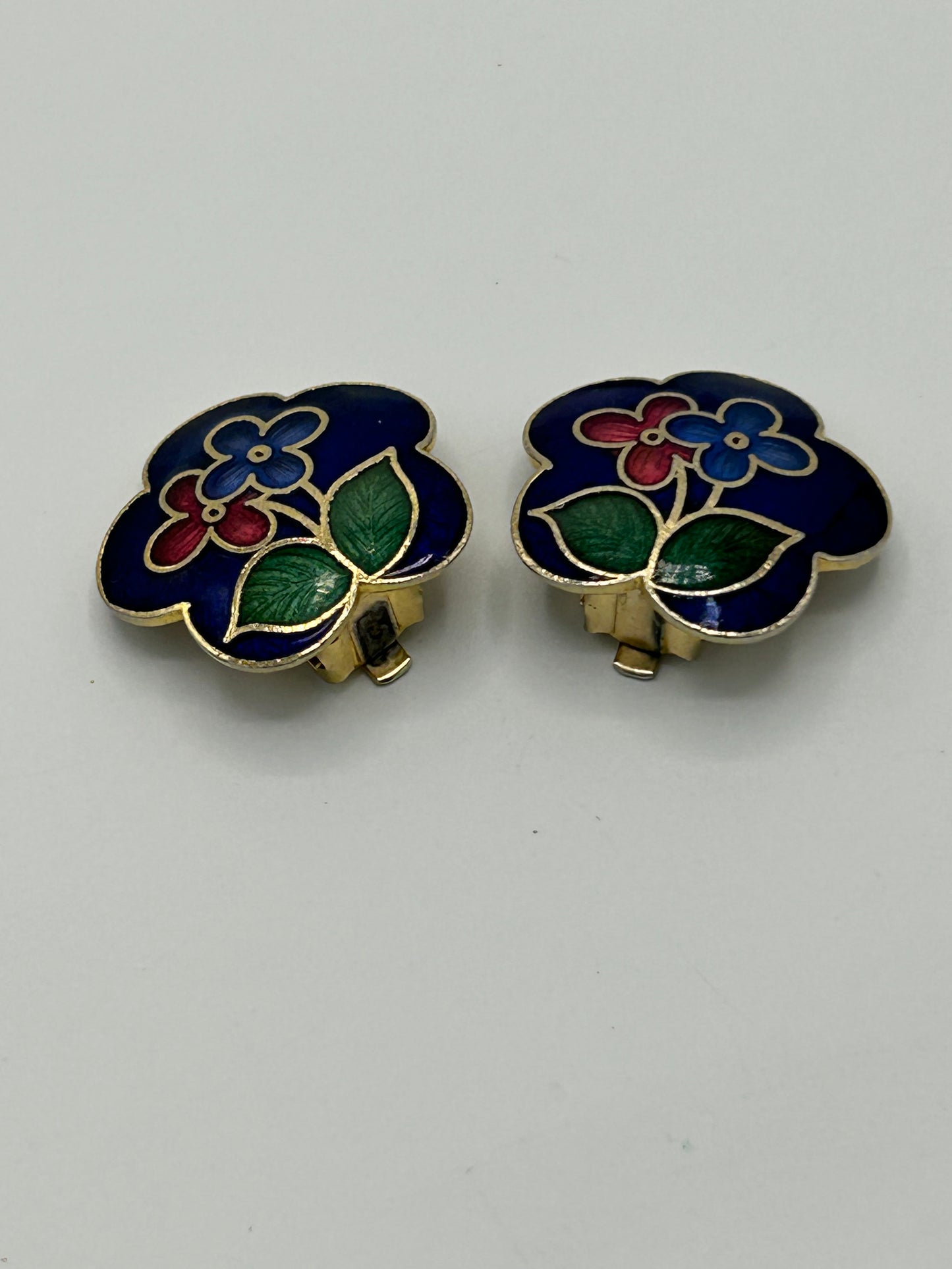 Vintage 1960s Gold Tone Base Metal Cloisonne Enamel Blue Flower Pattern Clip On Earrings