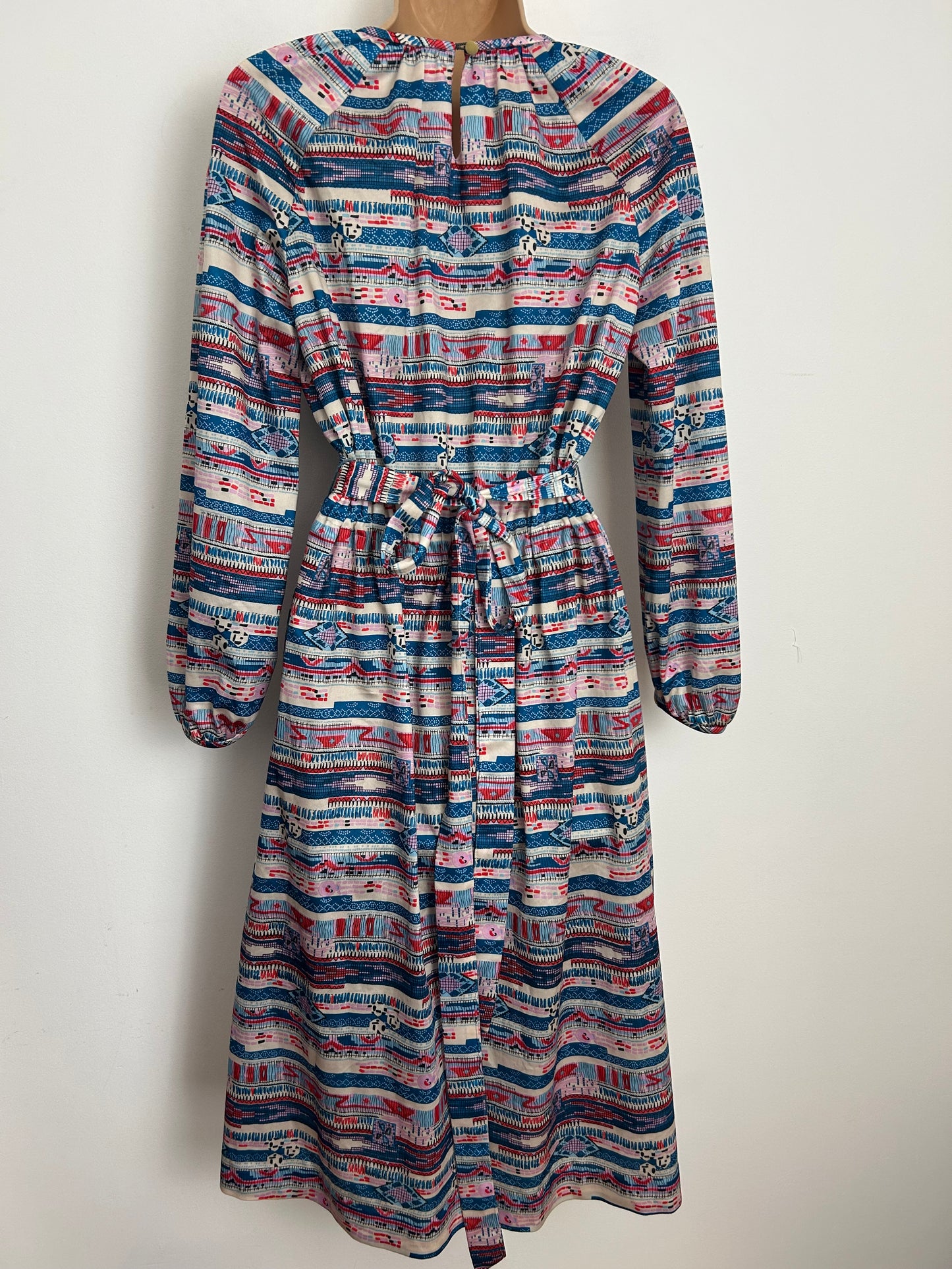 Vintage Late 1970s Size 12 Blue White Red & Pink Abstract Stripe Print Long Sleeve Belted Day Dress