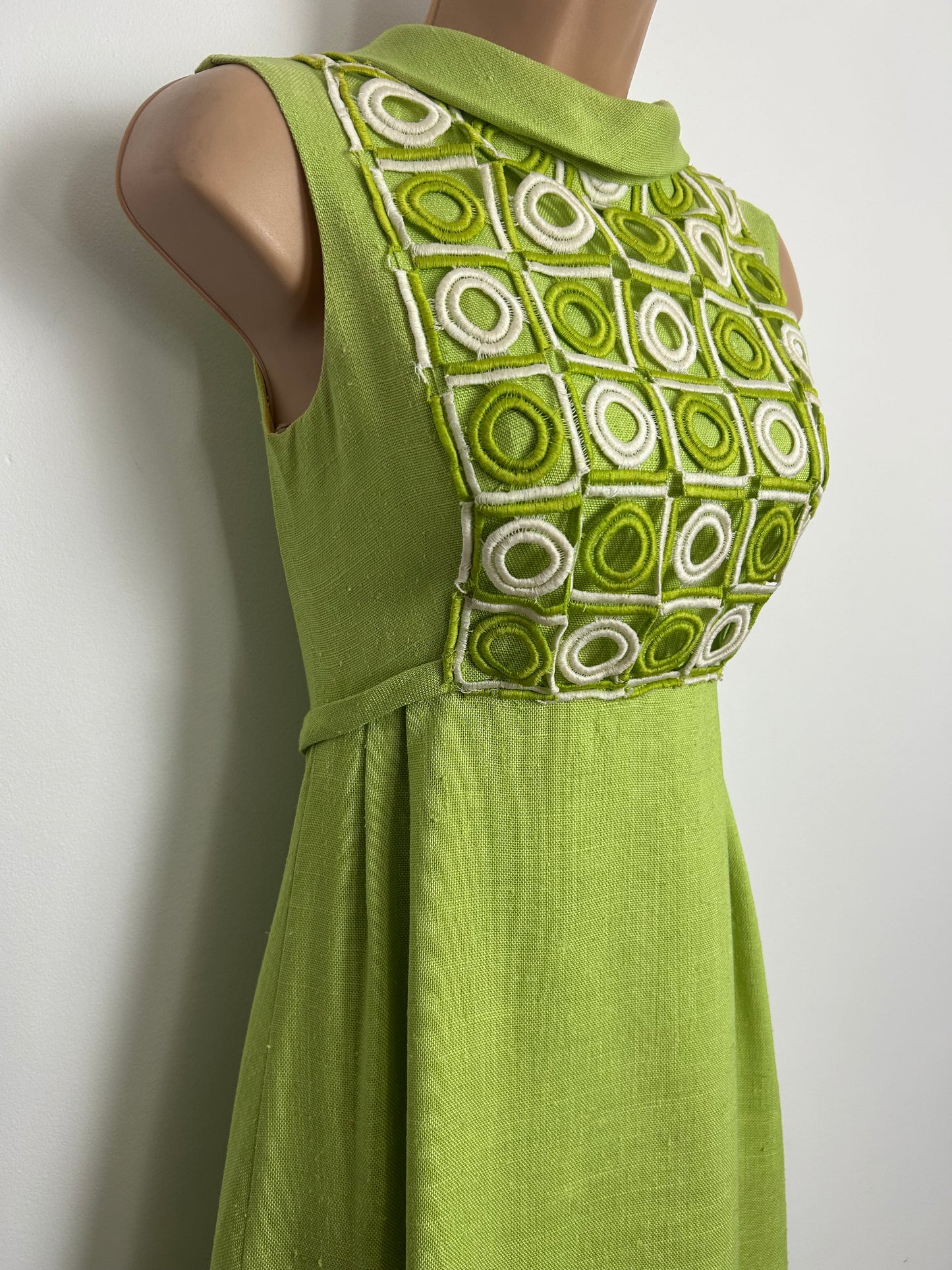 Vintage 1960s Size 6 Lime Green & White Embroidered Cut Out Panel Detail Occasion Maxi Dress