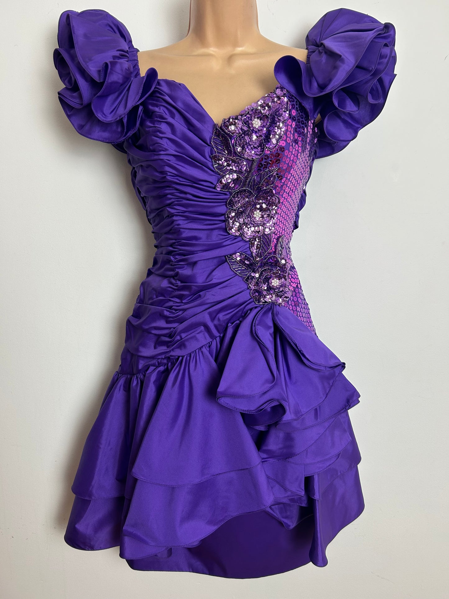 American Vintage 1980s Size 12 Purple Sequin Embellished Ruffle Sleeve Party Prom Dress