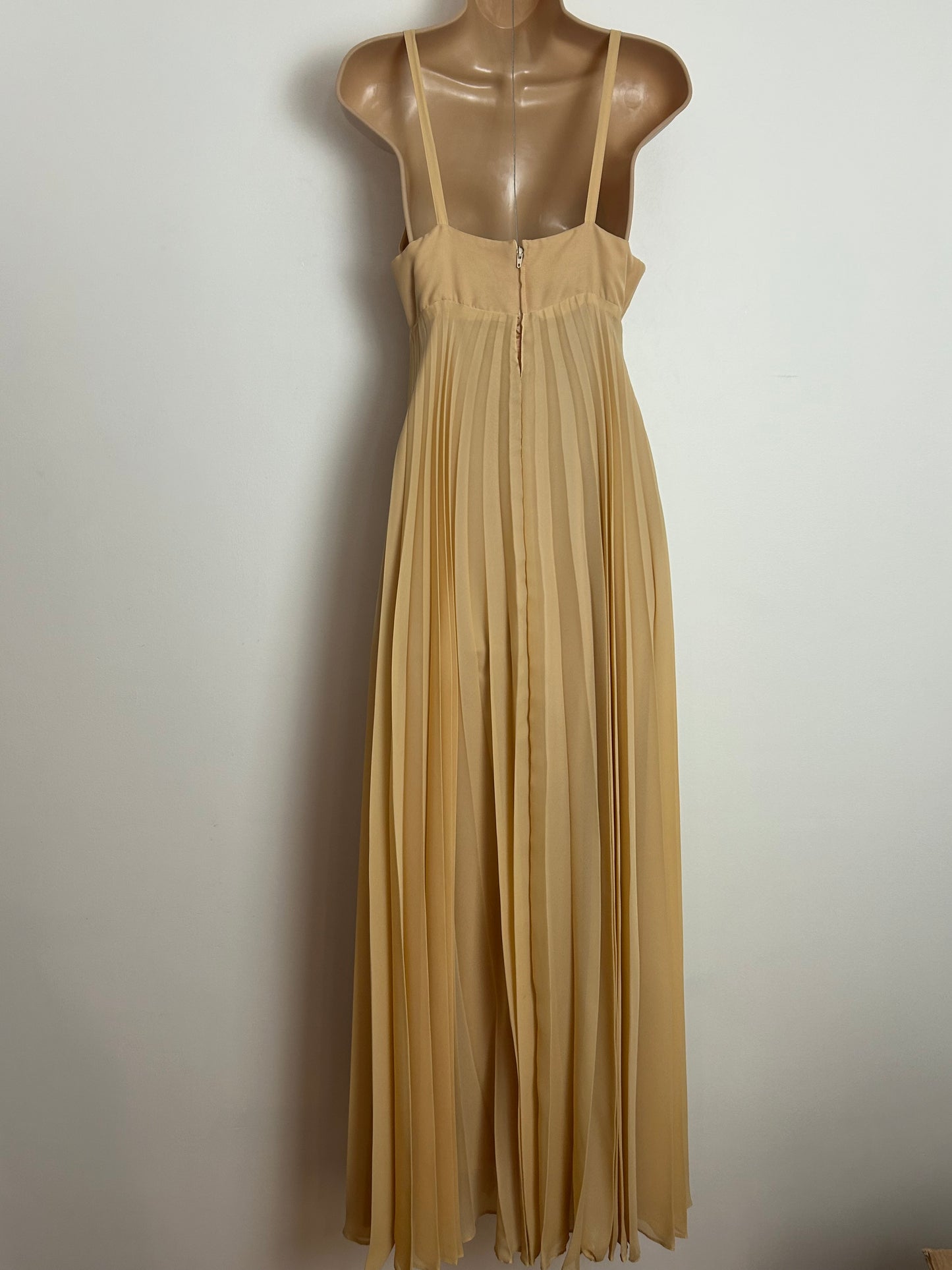Vintage 1970s ARLETTE BERESSI Size 8 Nude Beige Strappy Pleated Empire Line Occasion Maxi Dress
