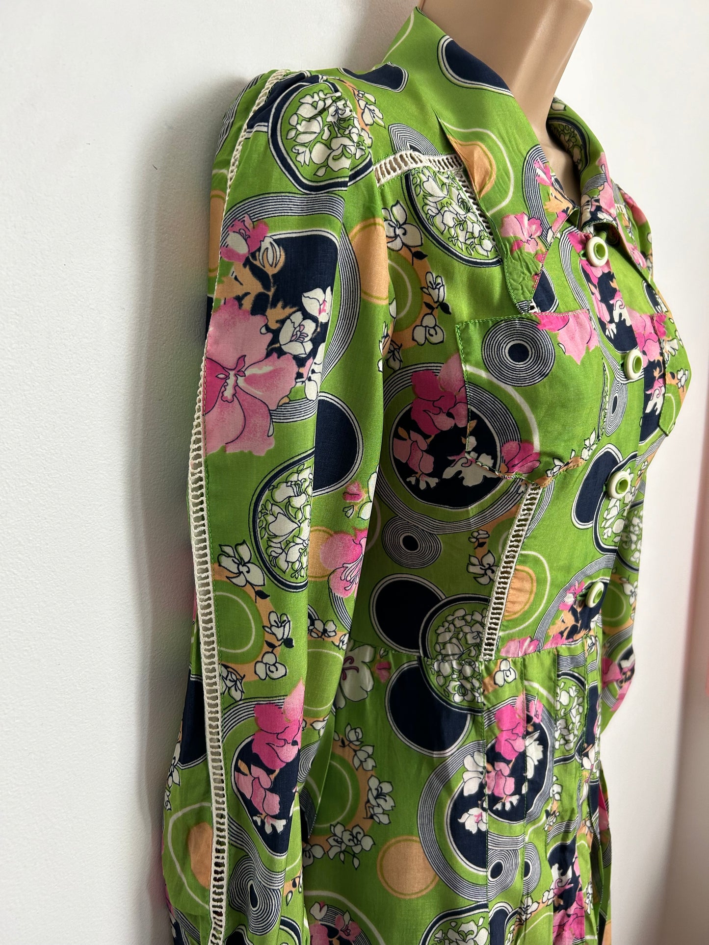 Vintage 1970s UK Size 6 Cute Green Navy Blue & Pink Floral Print Ladder Insert Detail Pleated Dress