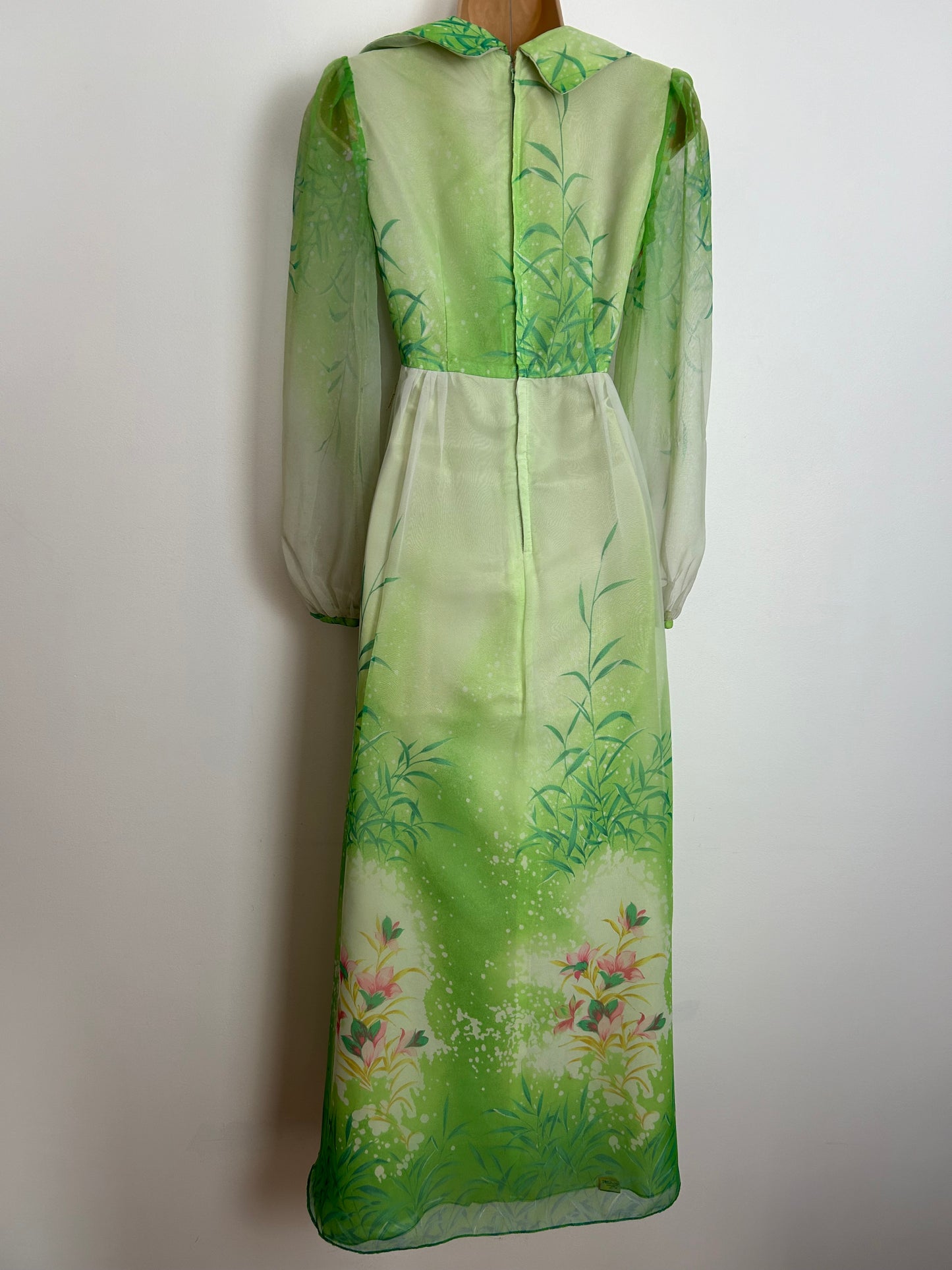 Vintage 1970s UK Size 8 Green & Pink Floral Print Chiffon Wide Collared Long Sleeve Boho Maxi Dress