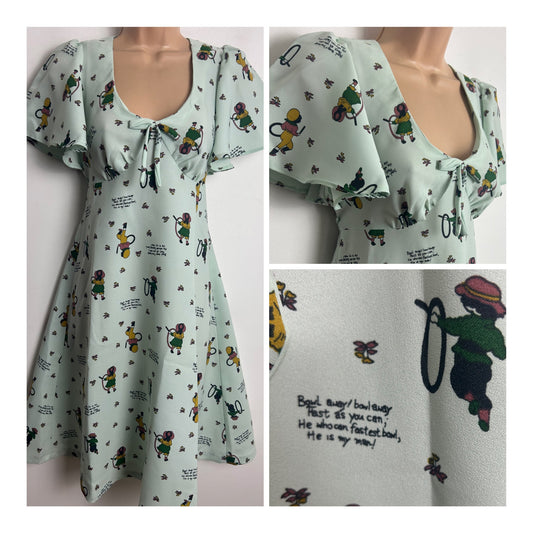 Vintage Late 60s/Early70s Size 6 Pale Mint Green Folk Song Lyrics Hoop Rolling Novelty Print Dress