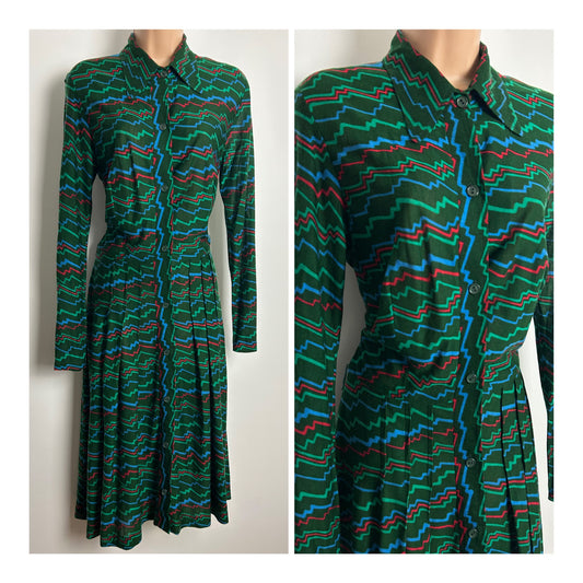 Vintage 1970s GLENARD Size 12 Dark Green Zig Zag Stripe Print Long Sleeve Pleated Day Dress