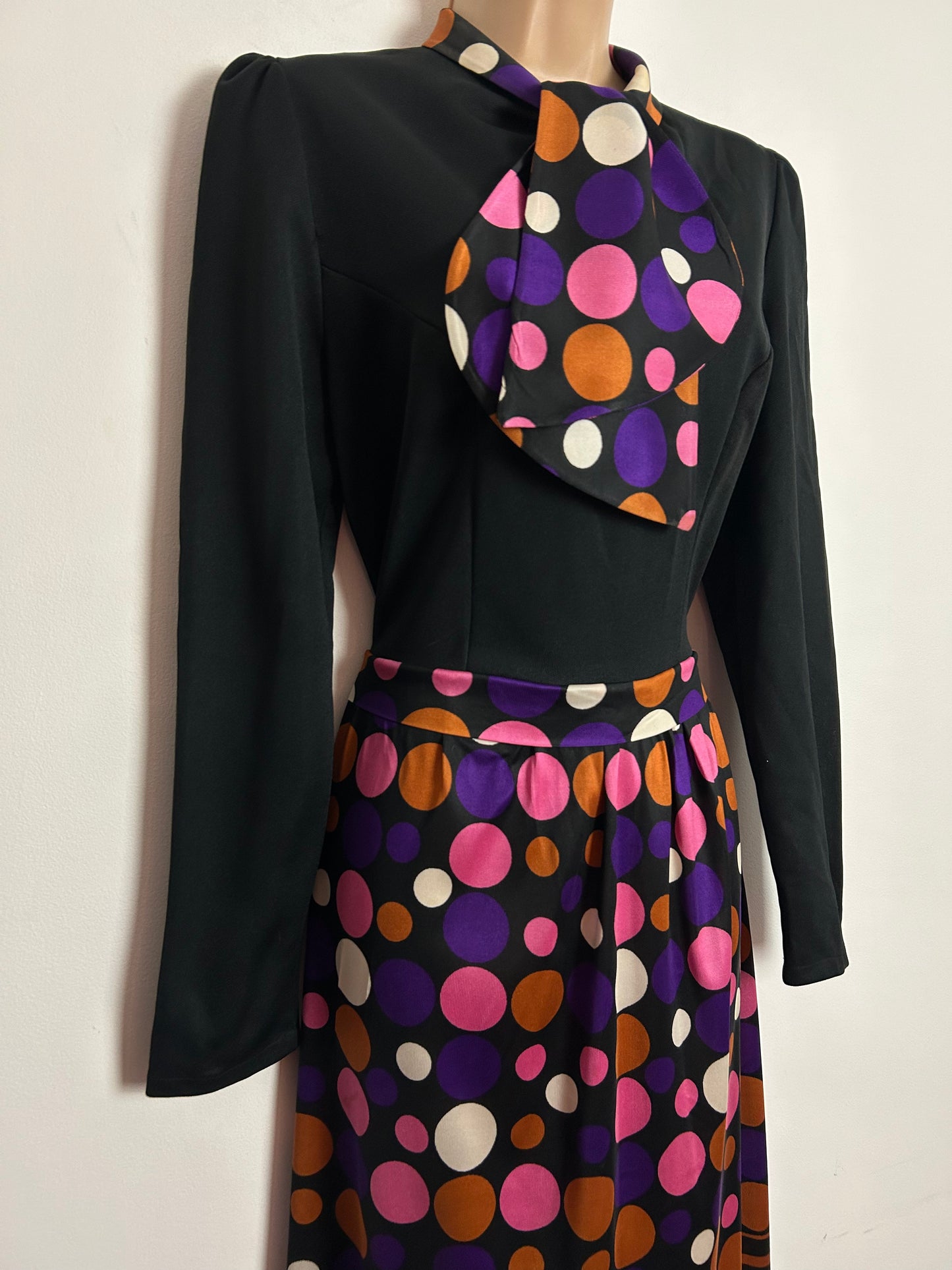 Vintage 1970s THE SWITCH BY MARTIN EMPREX UK Size 10-12 Black Pink Purple & Rust Spot Print Tie Neck Maxi Dress