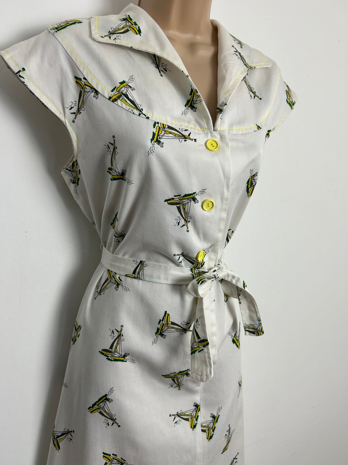 Vintage 1970s PENELOPE PEEP Size 12 Cream Novelty Print Sailing Boat Yacht Print Cotton Belted Day Dress